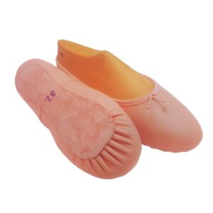 Zapatilla de ballet Yebra: media punta en piel de suela entera.