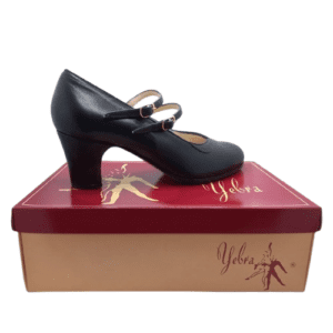 Zapatos de flamenco profesionales Lucía, con 2 correas. En piel de color negro. Escote redondo. Tacón bajo (6cm)