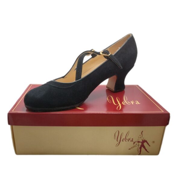Zapato de flamenco profesional Ana, correas cruzadas, escote redondo, ante negro, nº 40 1/2, tacón semi-carrete (5,5 cms), suela cosida a mano. Entrega 24-48 horas.