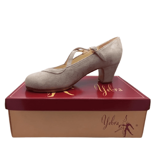 Zapatos de flamenco profesionales Ana, ancho especial y suela cosida. En ante. Color beige. Tacón bajo (6cm)
