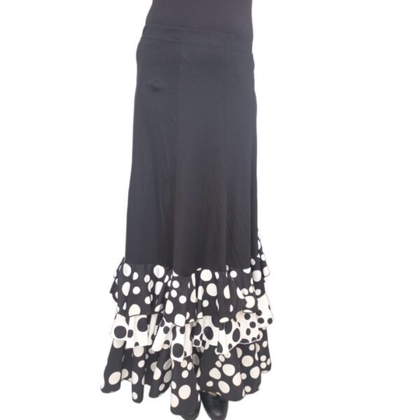 Falda de flamenco con volantes y lunares negra y blanca Soleá