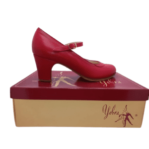 Zapatos de flamenco profesionales Neus. En piel, de color rojo. 1 correa, escote corazón. Tacón alto (7,5cms)