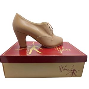 Zapatos de flamenco profesionales Nuria, abotinado, con cordones, en piel maquillaje, tacón alto (7,5cm)