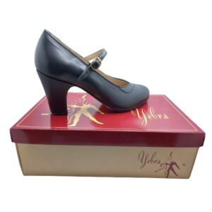 Zapatos de flamenco profesionales Carmen. En piel, de color negro. 1 Correa. Tacón alto (7,5cms).
