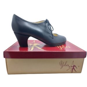 Zapatos de flamenco profesionales Lazo, en piel negro. Tacón normal (6,5cm).