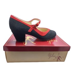 Zapatos de flamenco profesionales Lara, de ante en negro y rojo, escote de corazón, tacón cubano