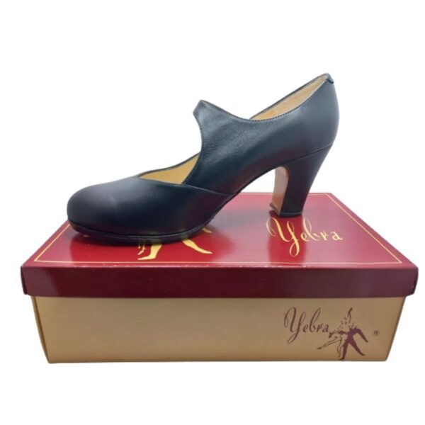 Zapatos de flamenco profesionales Coral, con 1 correa y escote corazón, en piel negro, tacón alto (7,5cm)