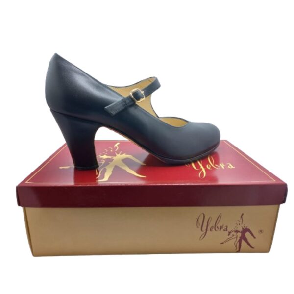 Zapatos de flamenco profesionales Coral, con 1 correa y escote corazón, en piel negro, tacón alto (7,5cm)