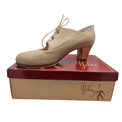 Zapatos de flamenco profesionales Cristina, piel beige, tacón barnizado, normal (6,5cm).