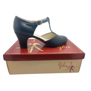 Zapatos de flamenco profesionales Flamenco Moderno , piel negro, suela serraje, con filis y clavos. Tacón alto (7,5cm).